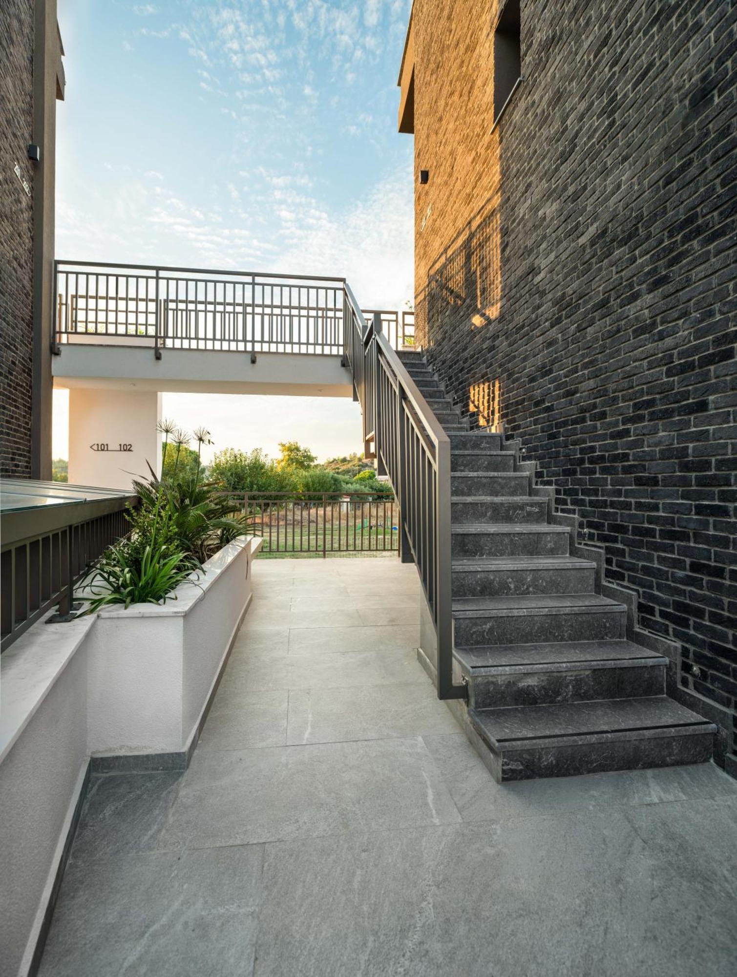 Eco Green Residences & Suites Торони Экстерьер фото